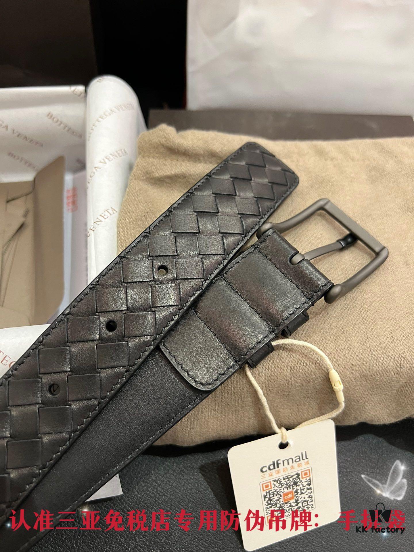 693200a13a89a121ed550127 Shipped in Real Shot 🌎 CDF Sanya Tax-Free Genuine Boxy Bag, Bv Classic Series Cabinet Gift Box, Imported Calfskin Leather, Counter Synchronized Version
