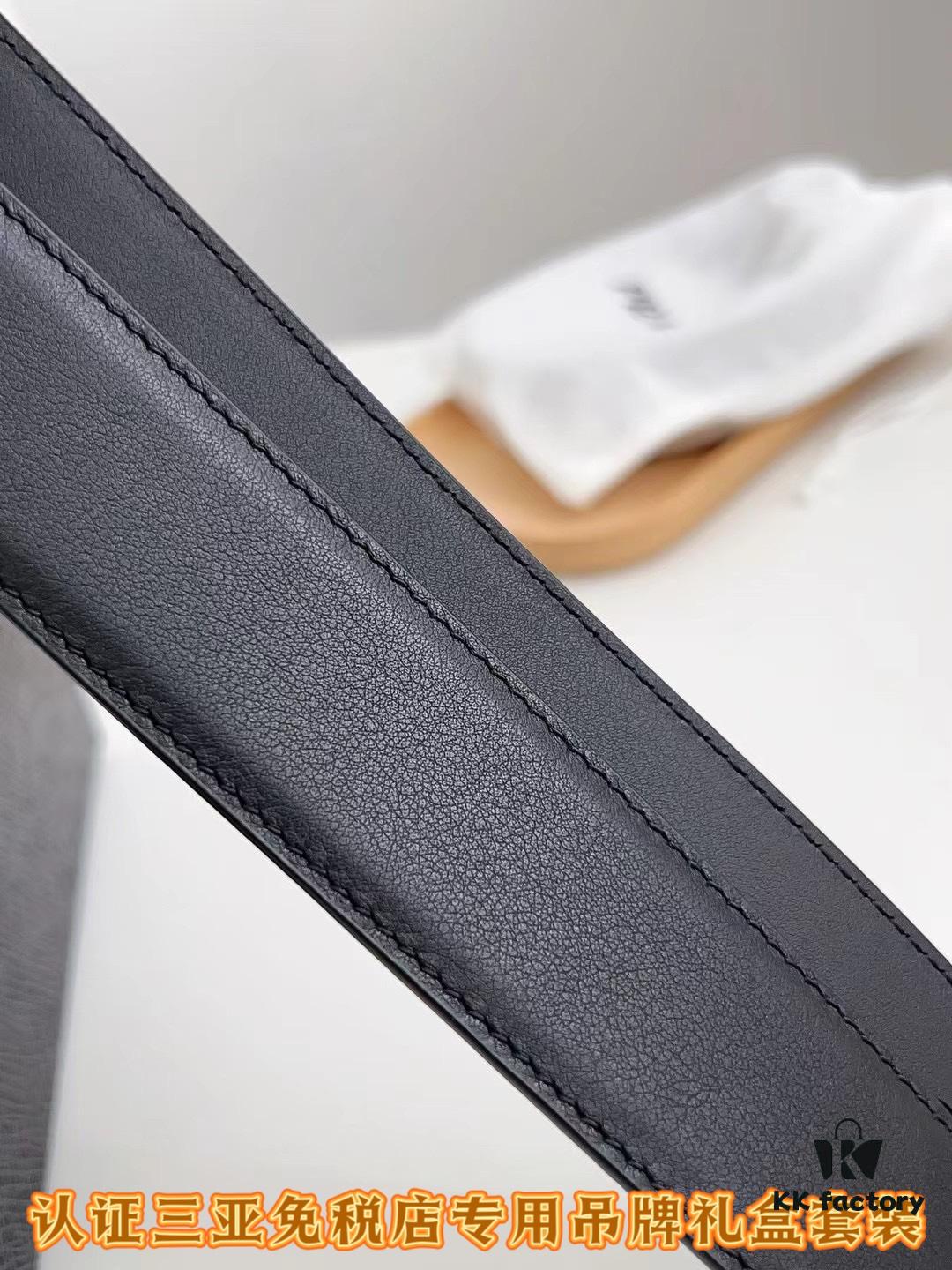 693200d93a89a121ed550235 Sanya Tax-Free Genuine Latest Packaging Gift Box: Prada Original Batch Goods, Width 3.5cm