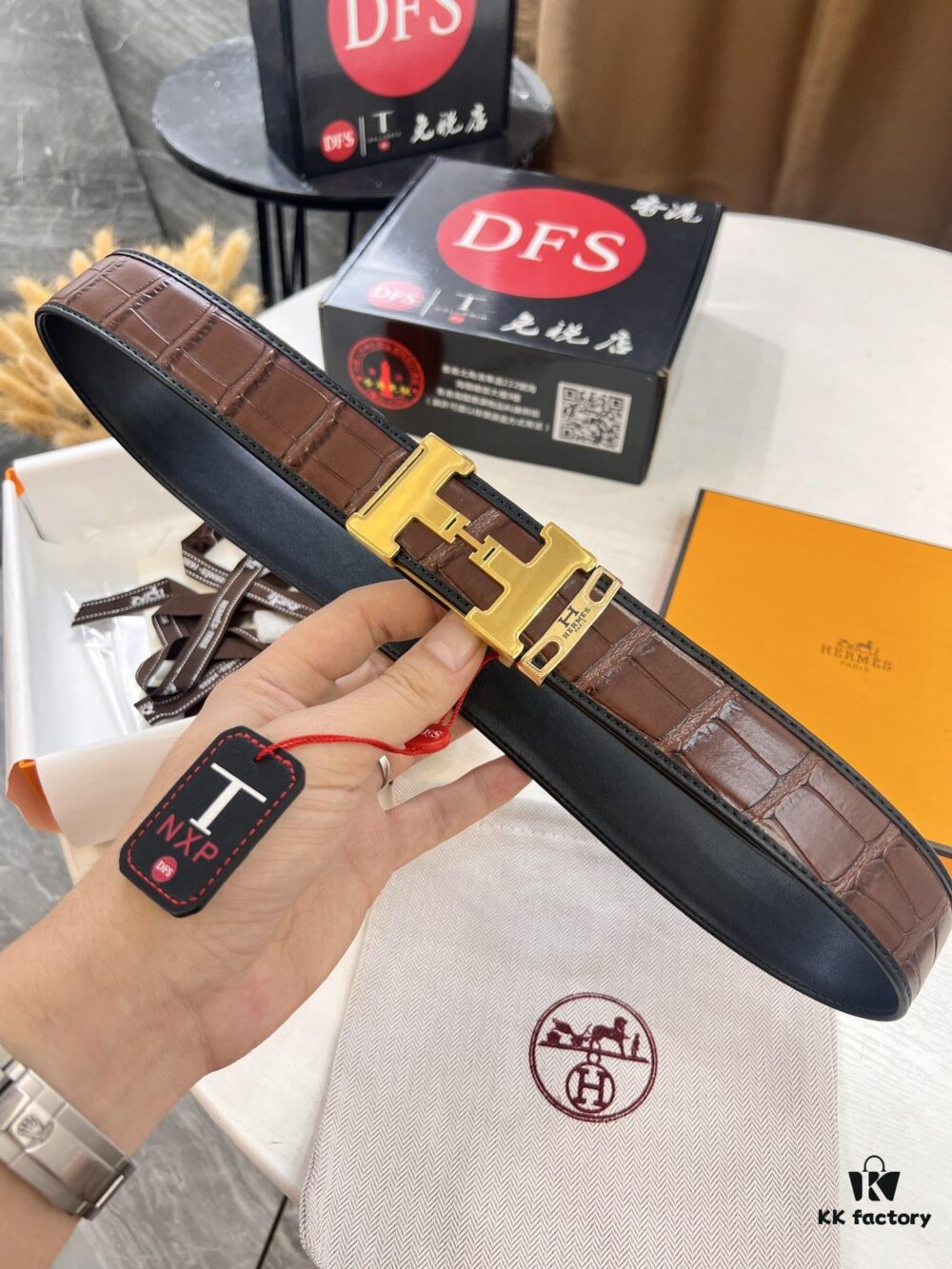 Top-tier Original Leather Belt with Hong Kong Duty-Free T Gift Box (NXP Anti-Counterfeit Chip Tag, Official Website Verifiable), Corroded Pattern New Hardware, Made of Stainless Steel, Hermes Style