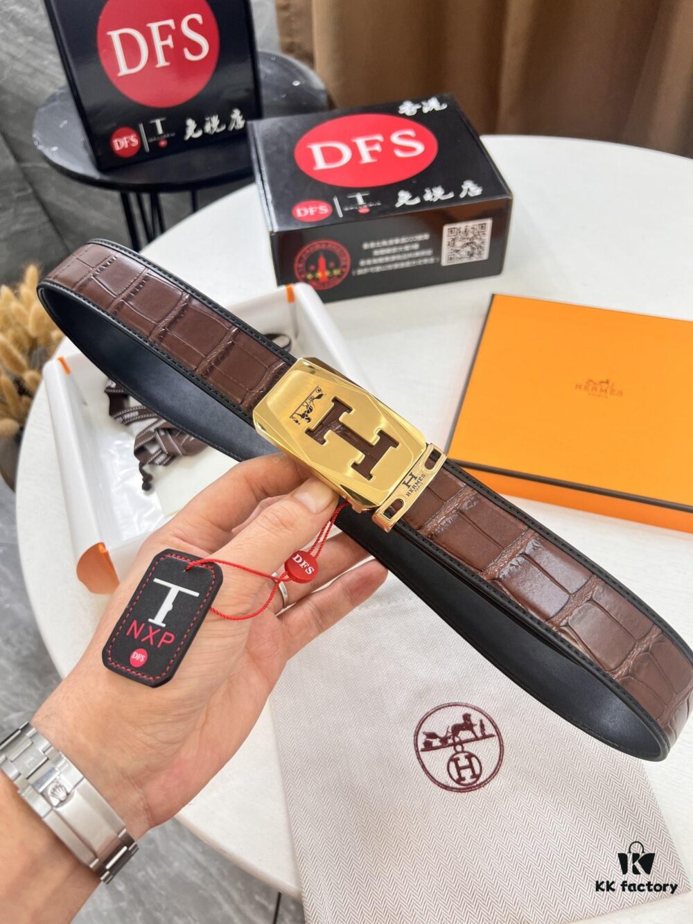 Top-Quality Original Leather Belt with Hong Kong Duty-Free Gift Box (NXP RFID Tag for Official Authentication, Genuine Anti-Counterfeit Chip)