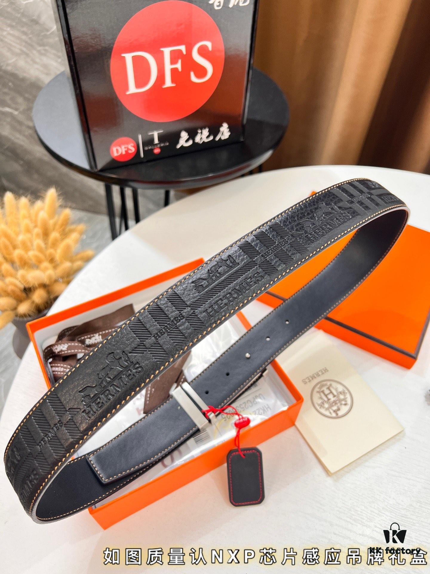 Hermès Men's Belt, Top Grain Calfskin with Engraved Metal Buckle, 3.8cm Width, Custom Length