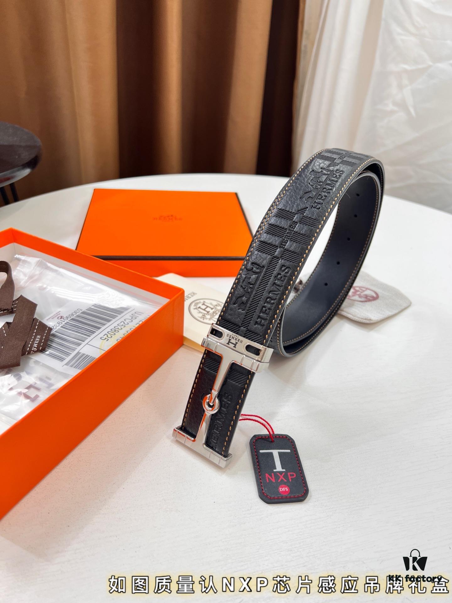Hermès Men's Belt, Top Grain Calfskin with Engraved Metal Buckle, 3.8cm Width, Custom Length