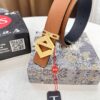 Dior D Four-Prong Belt with Hardware, Hong Kong Duty-Free Gift Box (NXP Tag with Official Website Verification, Authentic Anti-Counterfeit Chip)