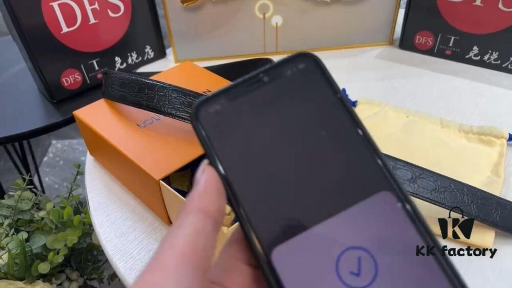 Arrival of Goods. Video Anti-counterfeiting Sensing Entry into Network, Automatic Trendy Belt with Automatic LV Stainless Steel Hardware