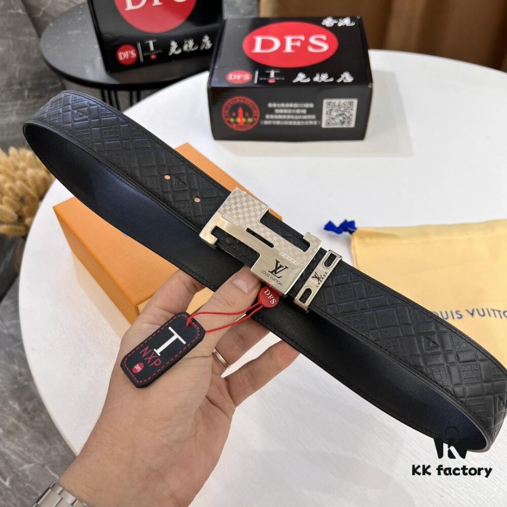 693202bf3a89a121ed550b93 Top-Tier LV Louis Vuitton Belt - Genuine Mold L Letter Polished Stainless Steel Hardware, Inner Buckle Design, 3.8cm Width, French Imported Embossed Cowhide Leather, Hong Kong Duty-Free Premium Gift Box (NXP RFID Tag Verifiable on Official Website, Authentic Anti-Counterfeit Chip)