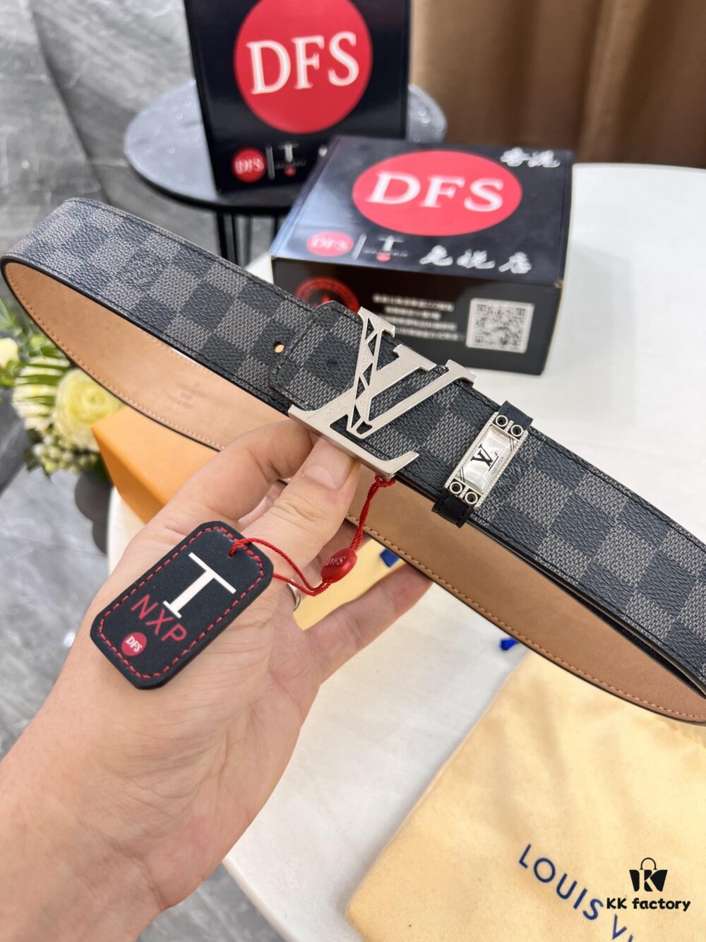 693202c13a89a121ed550bb2 LV Men's Belt, New Arrival, Premium Cowhide Leather, 3.8cm Width, Corrosion-Resistant Letter Hardware, Original Imported Fabric