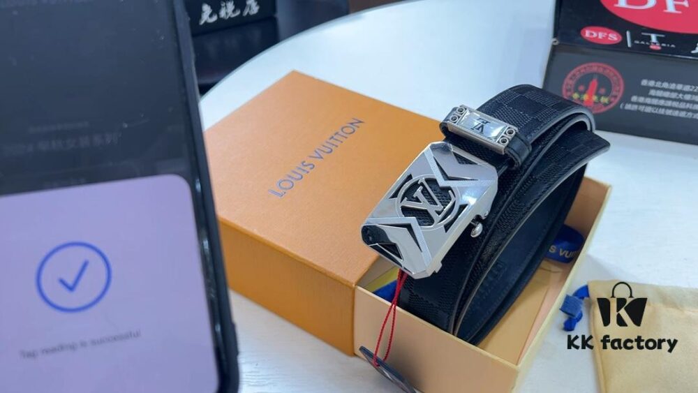 693202c93a89a121ed550c19 LV New Checkered Leather Belt, Fashion Casual Style with Video Anti-counterfeiting Induction Network