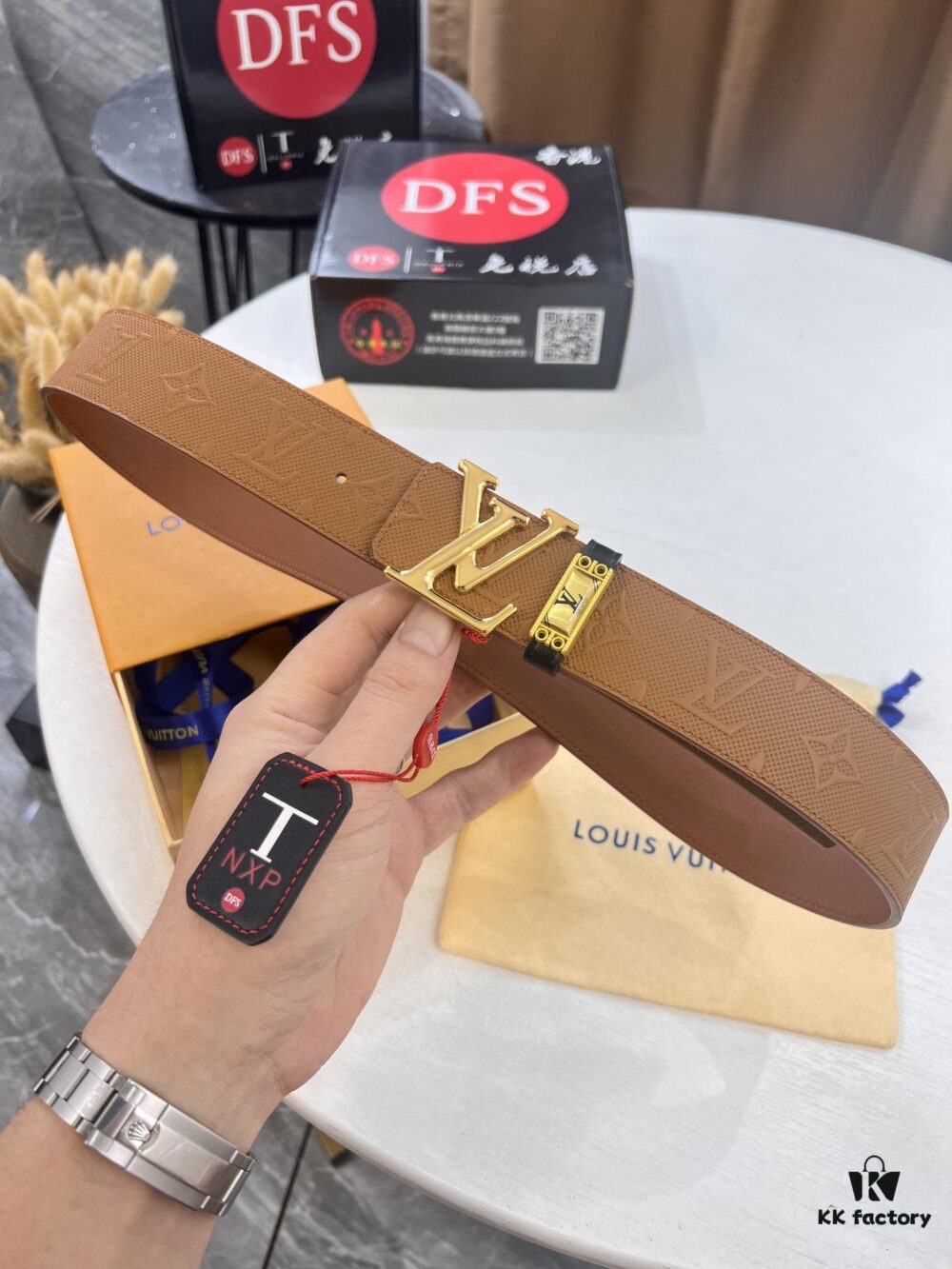 693202e43a89a121ed550d73 LV Men's Belt Arrival, Genuine Photos, ZP Mold Design, Imported Original Factory Print, Full-Grain Cowhide Leather, Refined Metal Letters, Reversible Double-Sided Use, 3.8cm Width
