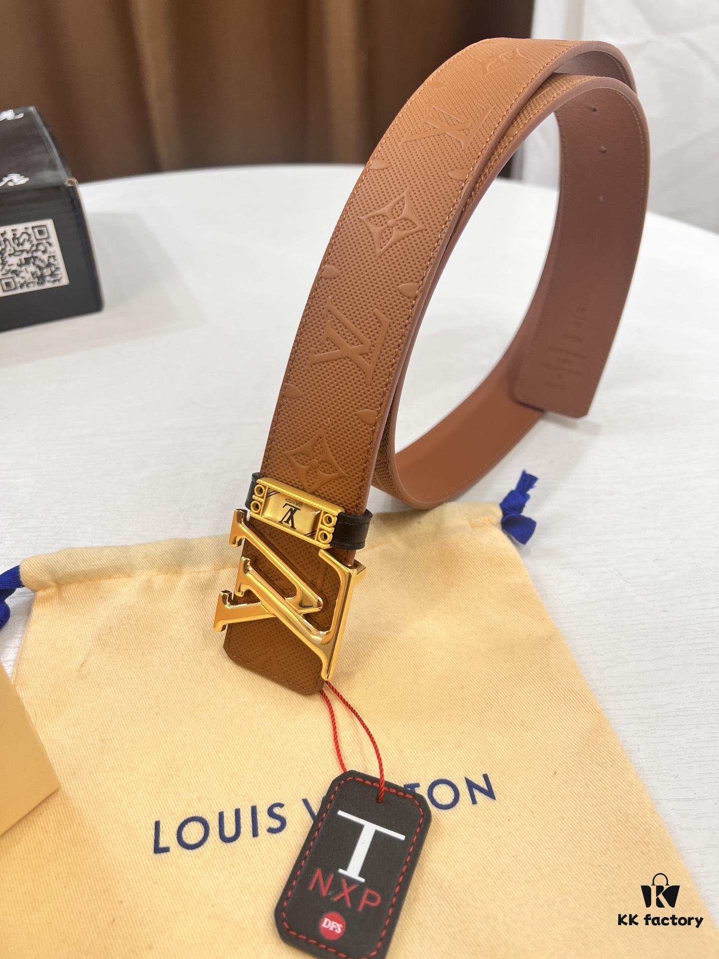 693202e43a89a121ed550d76 LV Men's Belt Arrival, Genuine Photos, ZP Mold Design, Imported Original Factory Print, Full-Grain Cowhide Leather, Refined Metal Letters, Reversible Double-Sided Use, 3.8cm Width