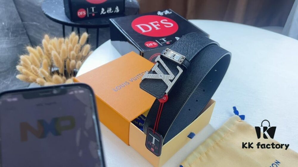 693202e43a89a121ed550d7a New LV Cross-grain Genuine Leather Watch with Stainless Steel Hardware, Fashion Casual Style