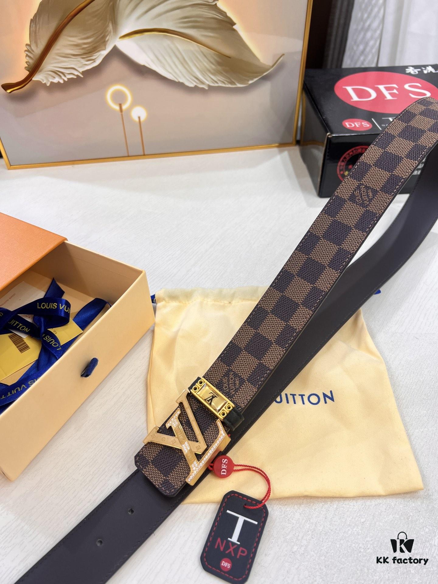 693202e63a89a121ed550d91 LV Men's Belt, Latest Style, ZP Molded, Matching Classic Checkered Fabric, Genuine Cowhide, Stainless Steel Buckle with Thickened Hardware, 4.0cm Width