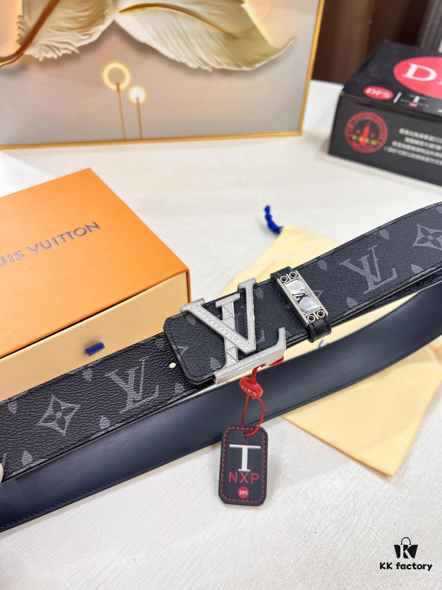 693202eb3a89a121ed550dd3 LV Men's Belt Louis Vuitton Latest Design ZP Synchronized Monogram Fabric Top-Quality Cowhide Steel Buckle 4.0cm