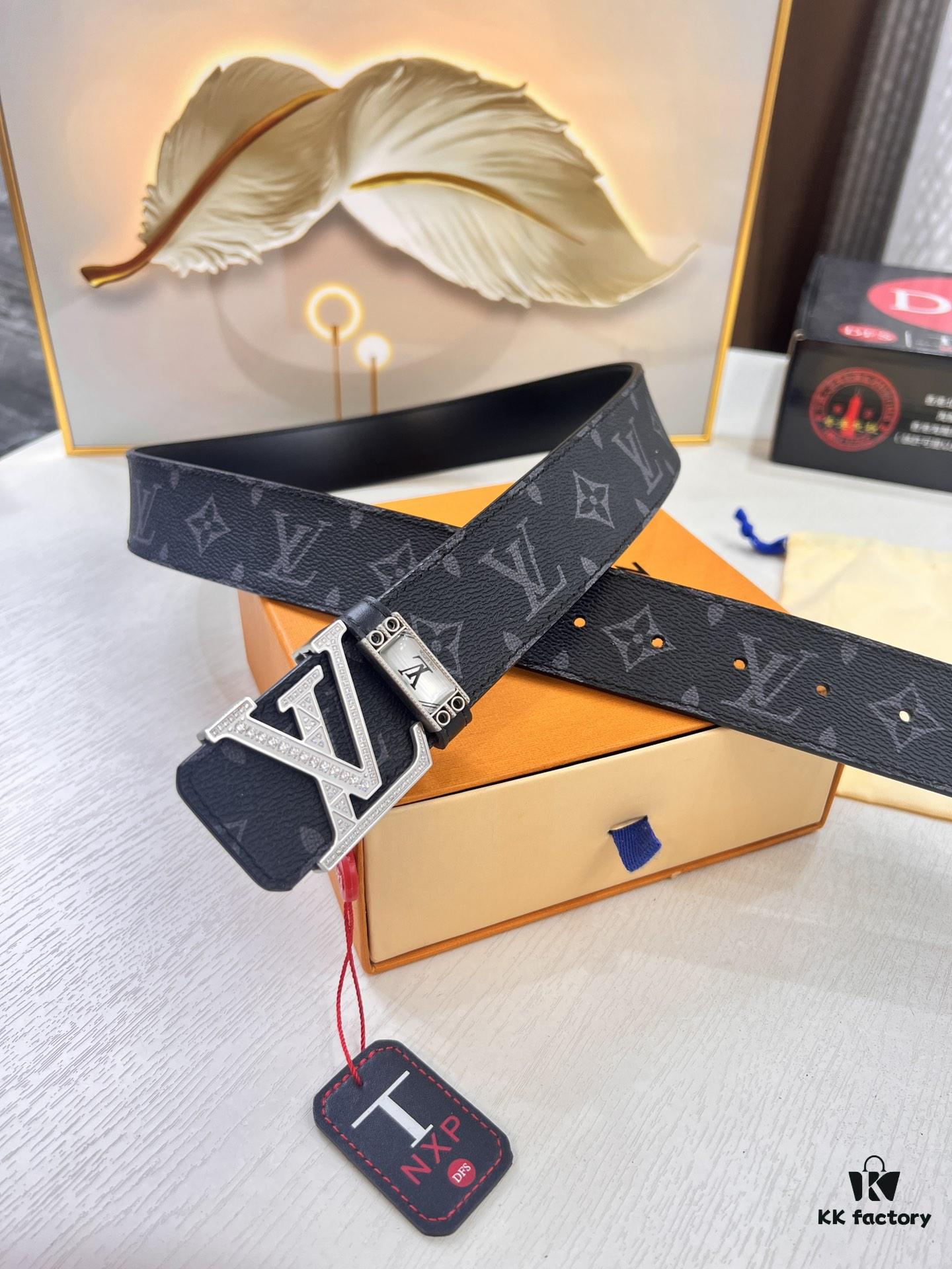 693202ec3a89a121ed550dd7 LV Men's Belt Louis Vuitton Latest Design ZP Synchronized Monogram Fabric Top-Quality Cowhide Steel Buckle 4.0cm