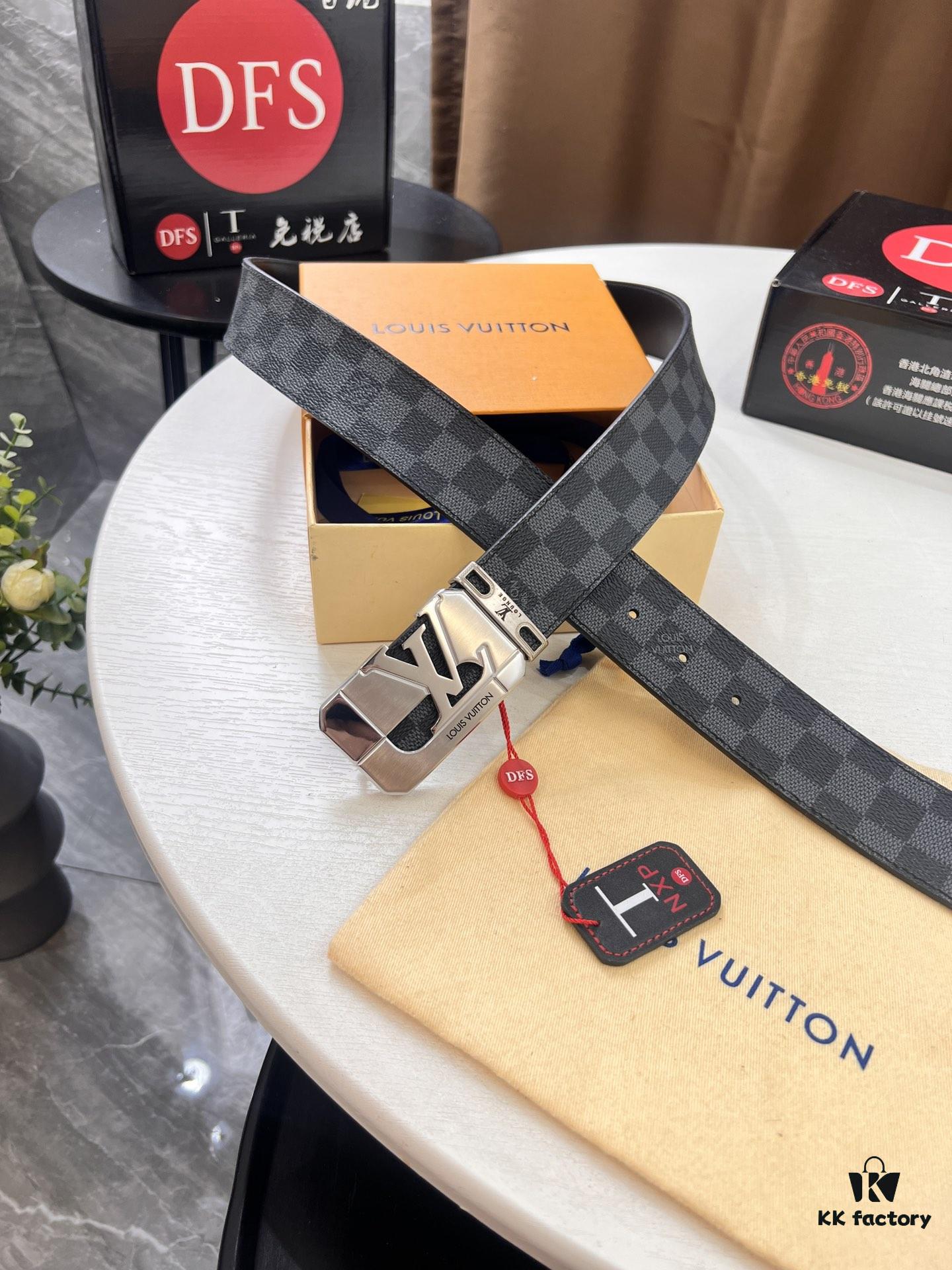 693202f03a89a121ed550e15 Shop Owner Recommended Louis Vuitton LV Belt, ZP Synchronized New Men's Belt, Checkered Imported Fabric, Full-Grain Cowhide Plain Leather, 3.8cm Width, Official Website Style with Letter Hardware, High-End Custom Leather, Supports Authentication
