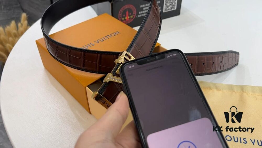 New LV Authentic Synchronized Version, Diamond-Paved Stainless Steel Hardware, Crocodile Grain Calfskin, Soft to Touch, Latest Edition, Imported Calfskin
