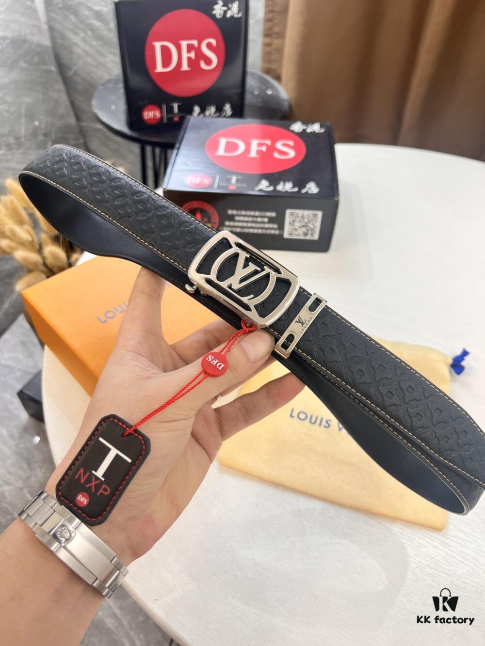 693203003a89a121ed550ed0 Louis Vuitton Automatic Buckle Belt, Full-Grain Calfskin with Checkerboard Embossing, 3.5cm Width, Top-Quality Craftsmanship