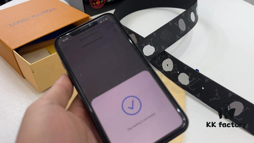 693203133a89a121ed550fba LV New Arrival Belt, Fashion Casual Style, Reversible Design with Video Anti-Counterfeit Authentication