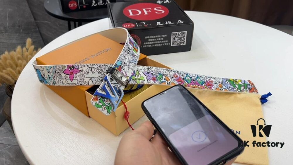 6932031a3a89a121ed551013 LV New Monogram Belt with Video Anti-Counterfeiting and Network Sensing Technology, Fashionable Casual Style, Reversible Design