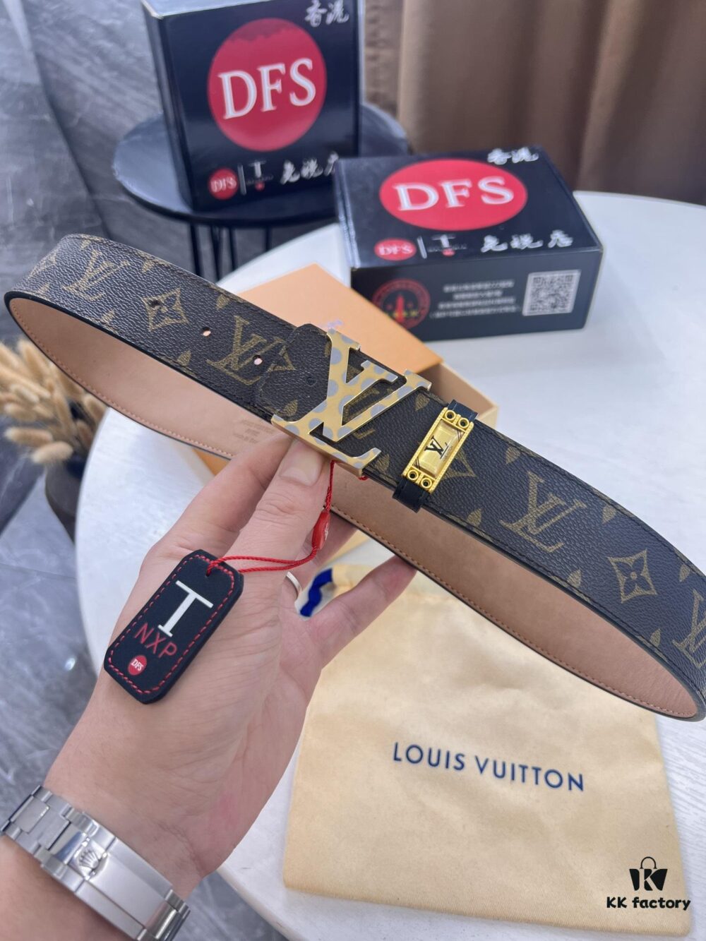 6932031b3a89a121ed55102c LV Men's Belt, New Arrival, Louis Vuitton Leather Belt, 3.8cm Width, Full-Grain Cowhide Matte Buckle with Etched Logo Hardware, Authentic NXP Chip, Imported Plaid Fabric