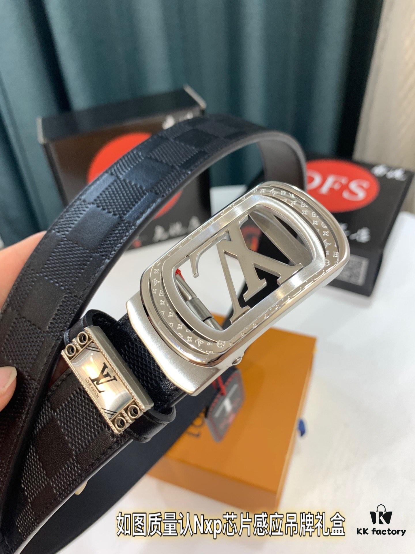 693203323a89a121ed5510c0 Louis Vuitton Automatic Buckle Belt, Genuine Cowhide, Top-Quality Business Formal Belt with LV Stainless Steel Hardware, 3.5 cm Width