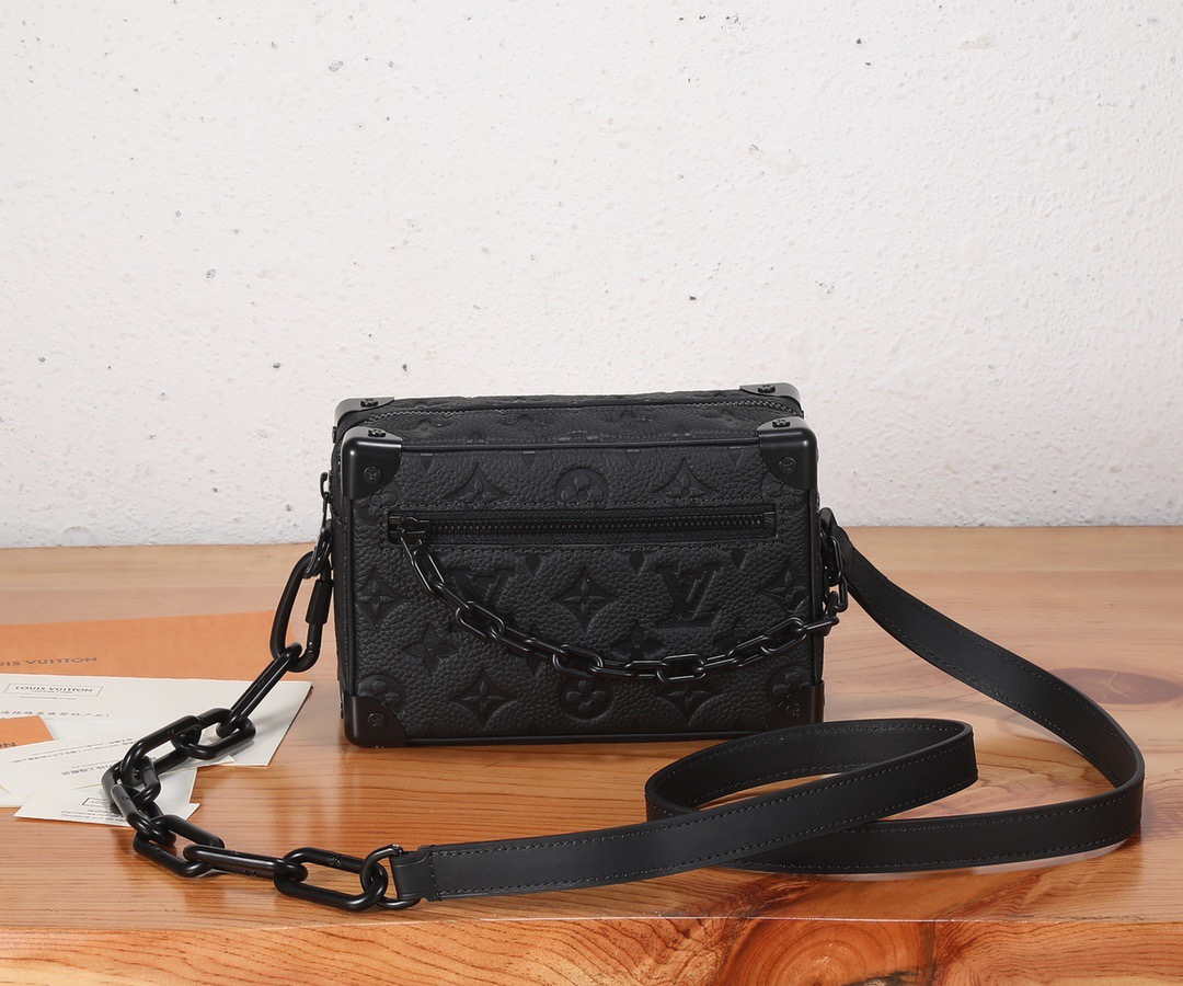 Bolso con cadena SOFT TRUNK