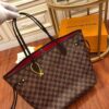Louis Vuitton The leather is Grade A Italian leather sourced from the manufacturing factory.