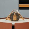 Louis Vuitton M44699 Monogram Canvas / M68276 Yellow Monogram: The Mini Boîte Chapeau handbag features a classic silhouette crafted from Monogram canvas.