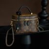 Louis Vuitton This model features custom craftsmanship inspired by Italian manufacturing standards, dynamic rolling code technology, and exclusive factory-original fabrics.