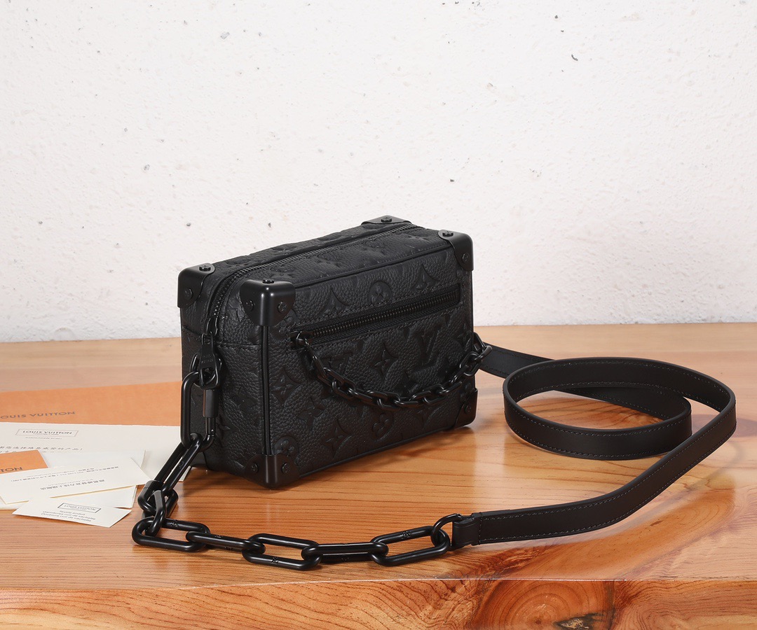 1 Bolso con cadena SOFT TRUNK