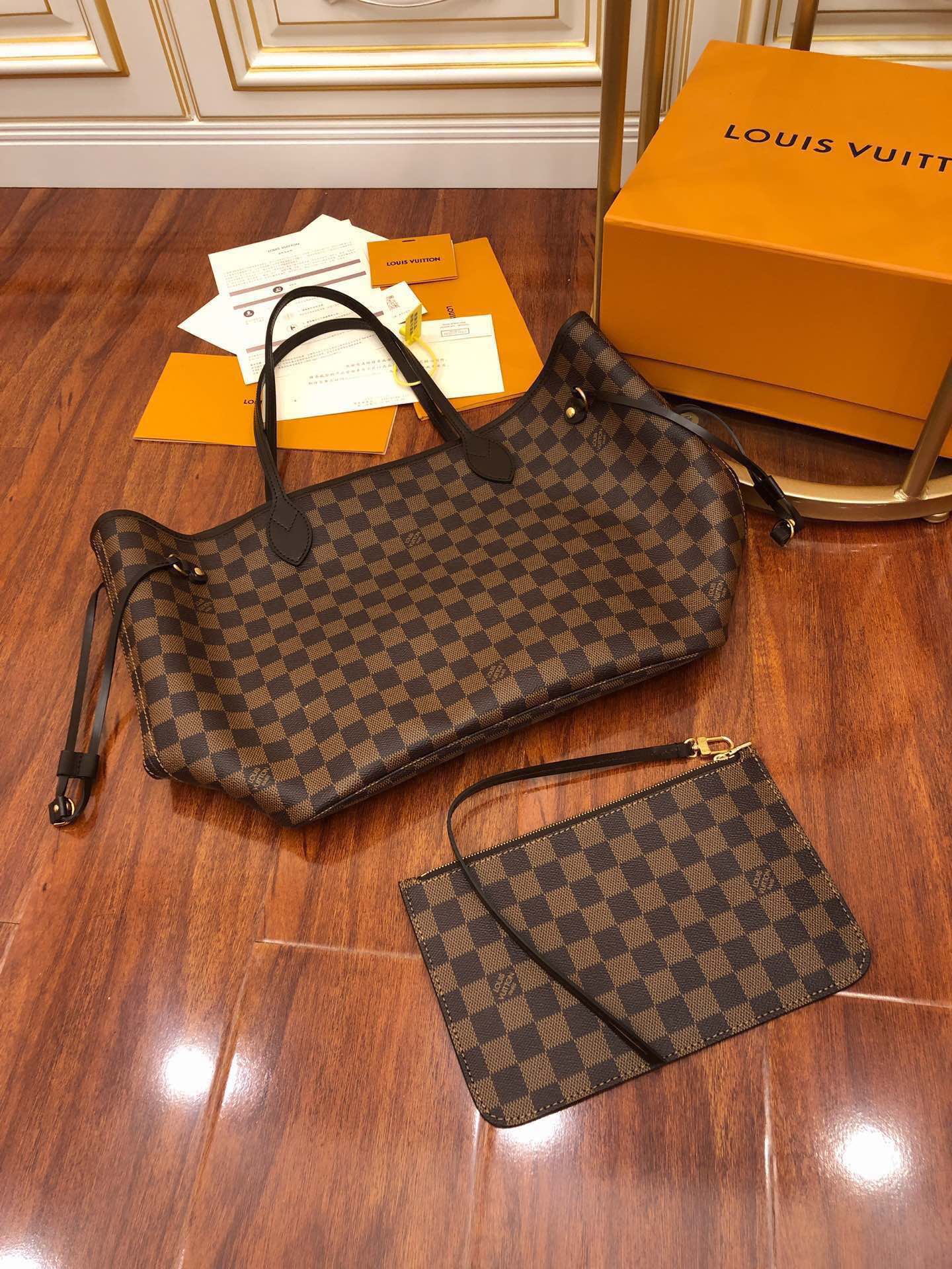 1 Louis Vuitton The leather is Grade A Italian leather sourced from the manufacturing factory.