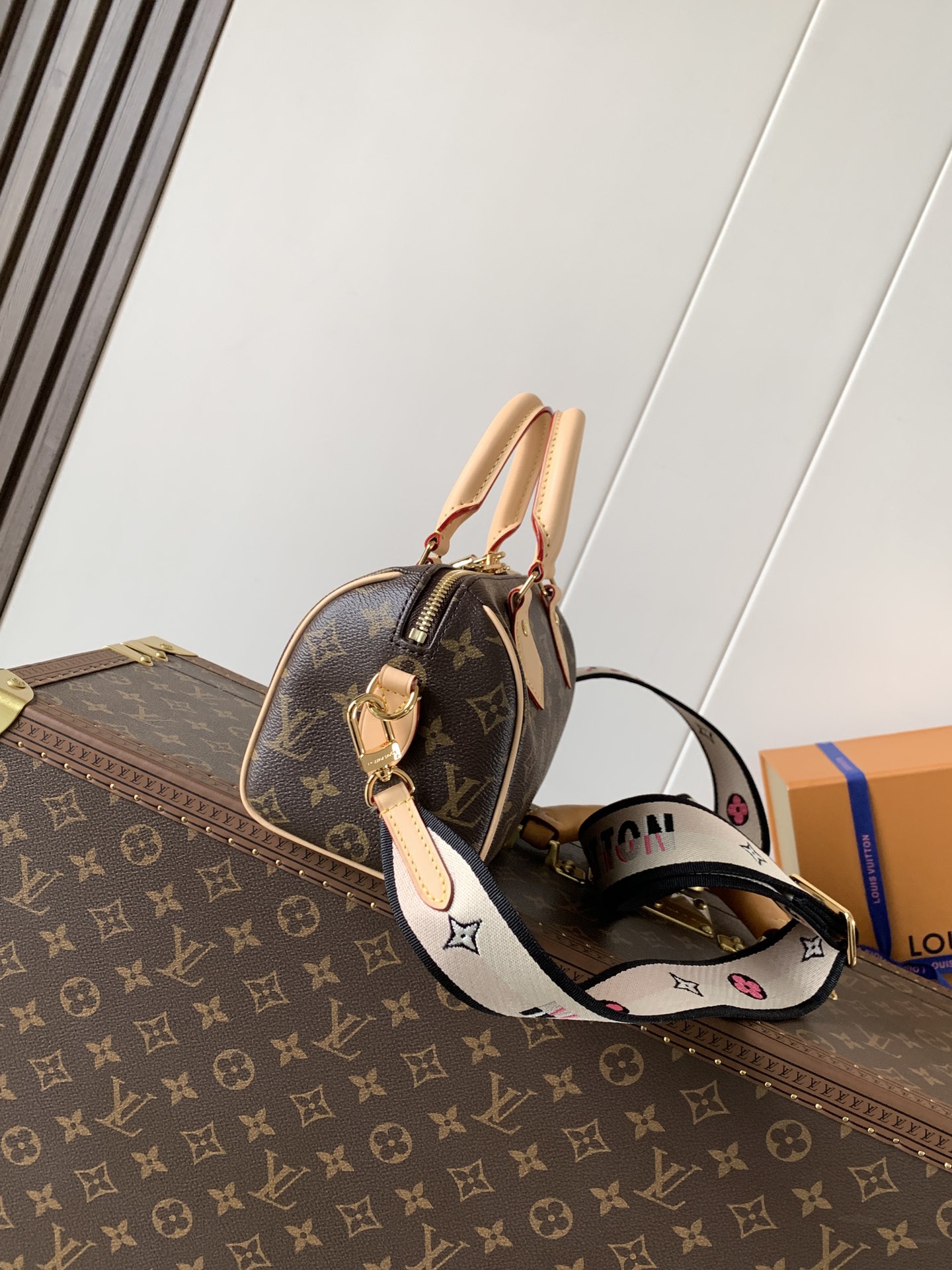 1 Louis Vuitton Drawing inspiration from the House's classics, the Sedy Bandoulière 20 handbag features cowhide leather trim accenting its Monogram canvas.