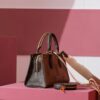 1 Louis Vuitton A fresh reinterpretation of the EAST WEST—featuring a spacious silhouette—is poised to unleash yet another wave of fashion trends!