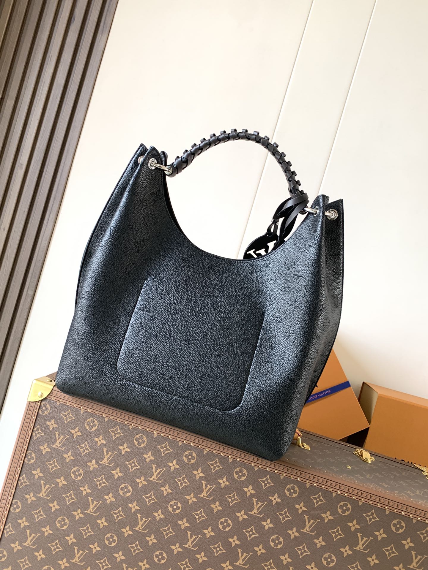 2 Louis Vuitton This Carmel bag from the Flight Mode collection features the season's new gradient design.