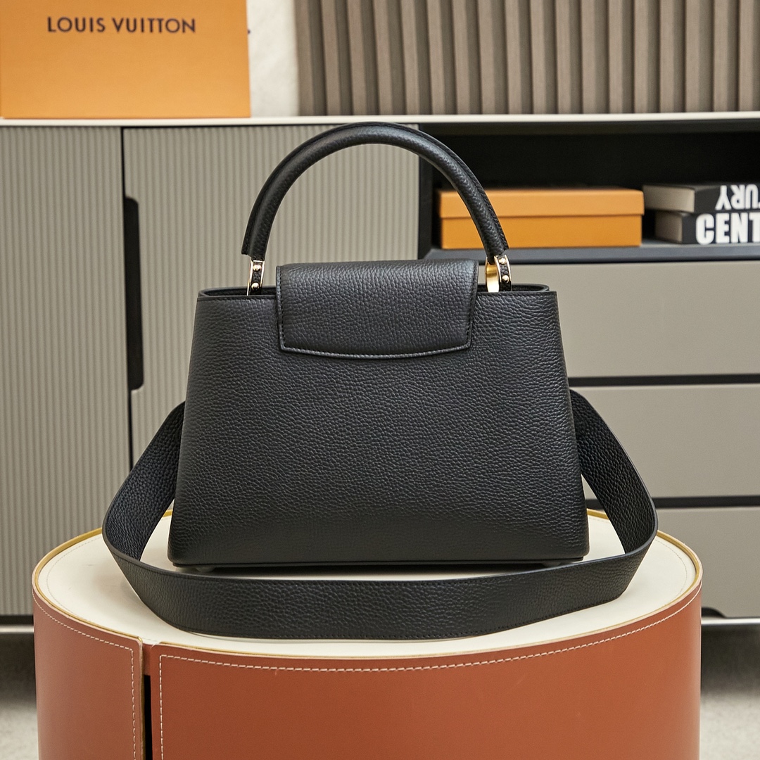 2 Capucines handbags, like the brand itself, are timeless and can bring a touch of sophisticated style to any look.