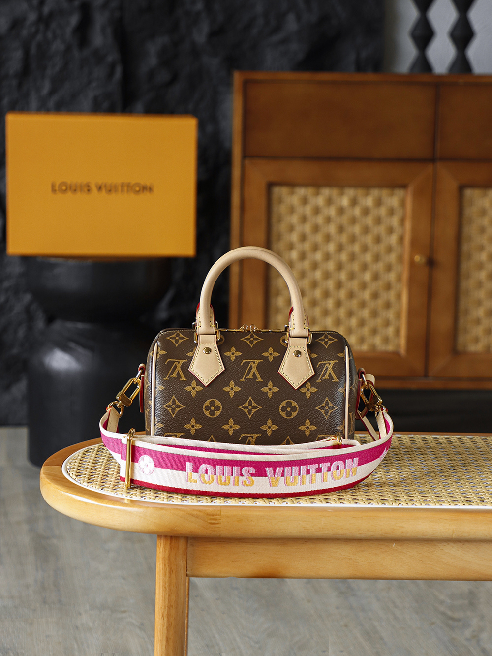 Louis Vuitton The Speedy Bandoulière 20 carries the DNA of a century-old heritage, featuring an iconic, three-dimensional "pillow" silhouette that is both sleek and structured.