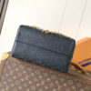 3 Louis Vuitton This Speedy Bandoulière 25 handbag is crafted from cowhide leather, offering a pillow-like soft touch.