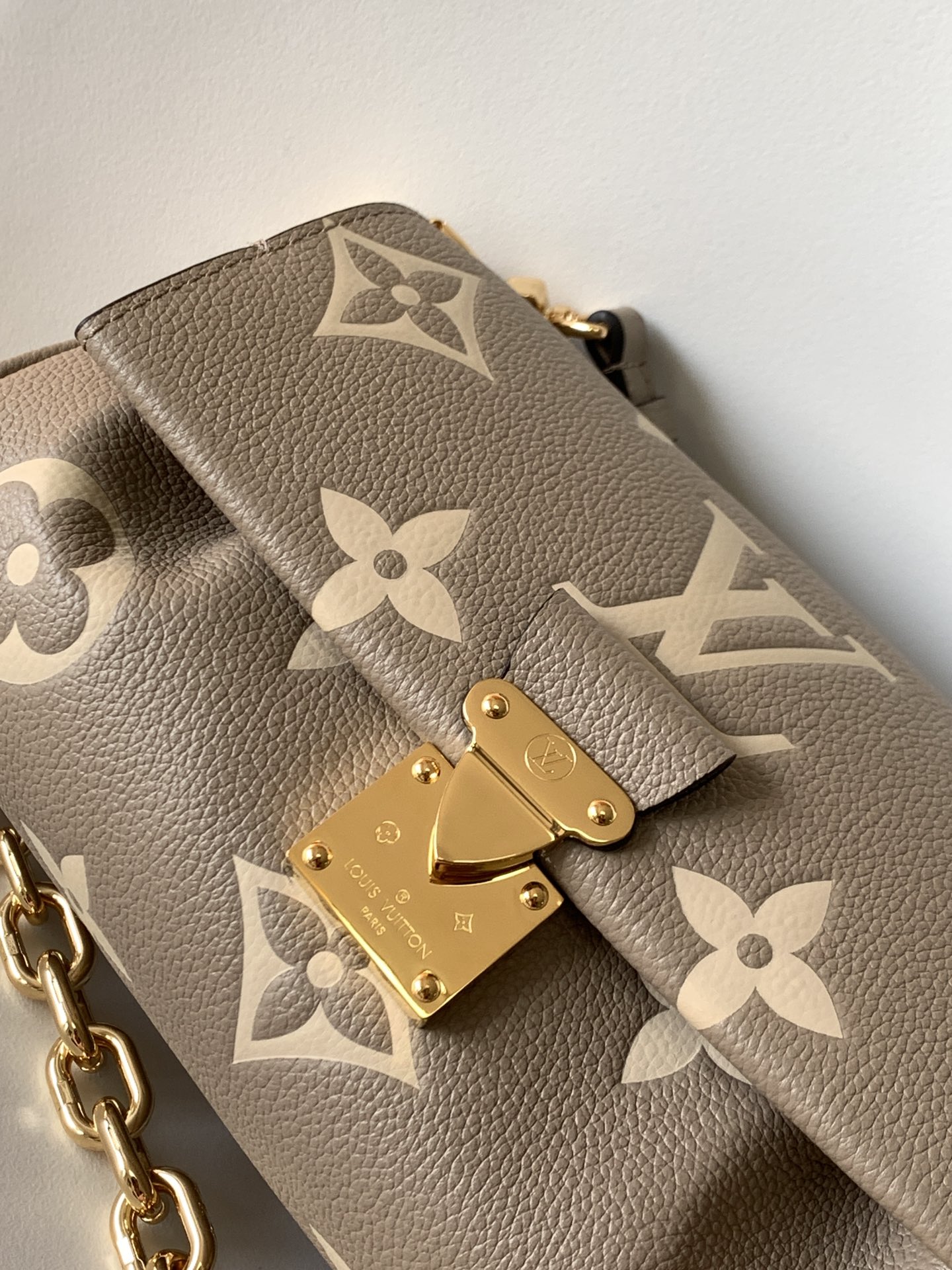 3 Louis Vuitton M45836 Grey | M45813 Black | M45859 Black Print | M46393 White Print/Pink — FAVORITE Handbag