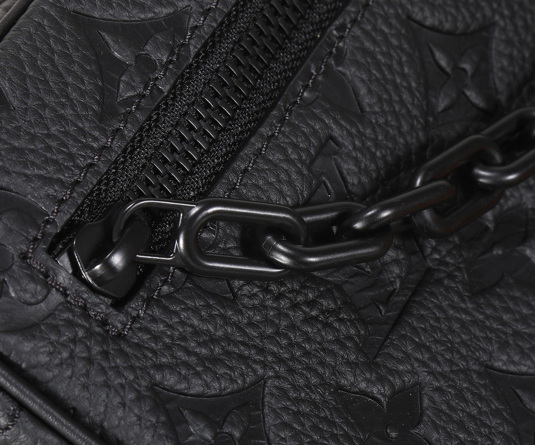 4 Bolso con cadena SOFT TRUNK