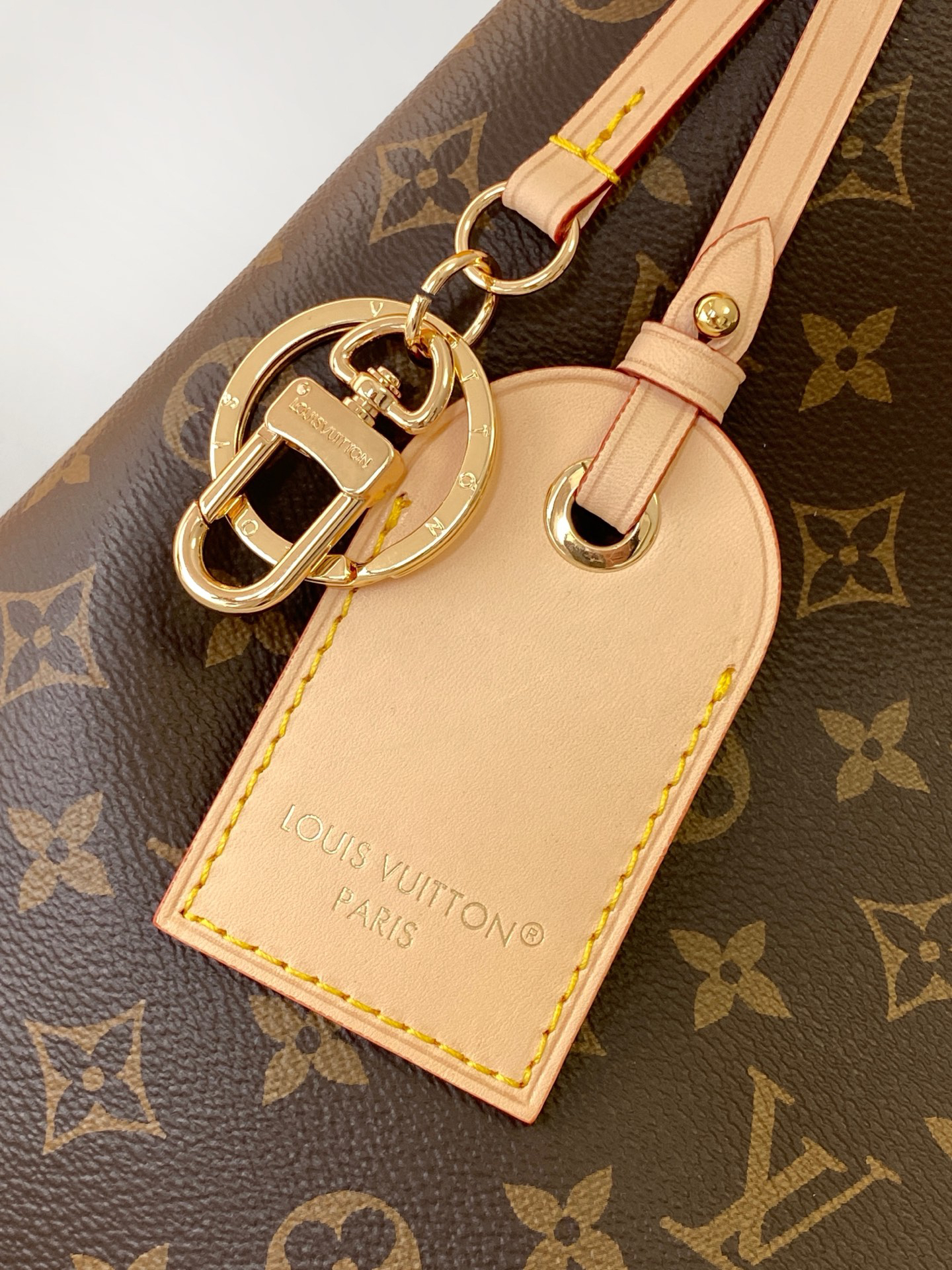 4 Louis Vuitton This Again bag is a contemporary, more supple, and iconic reinterpretation of the Artsy model, originally launched in 2010.