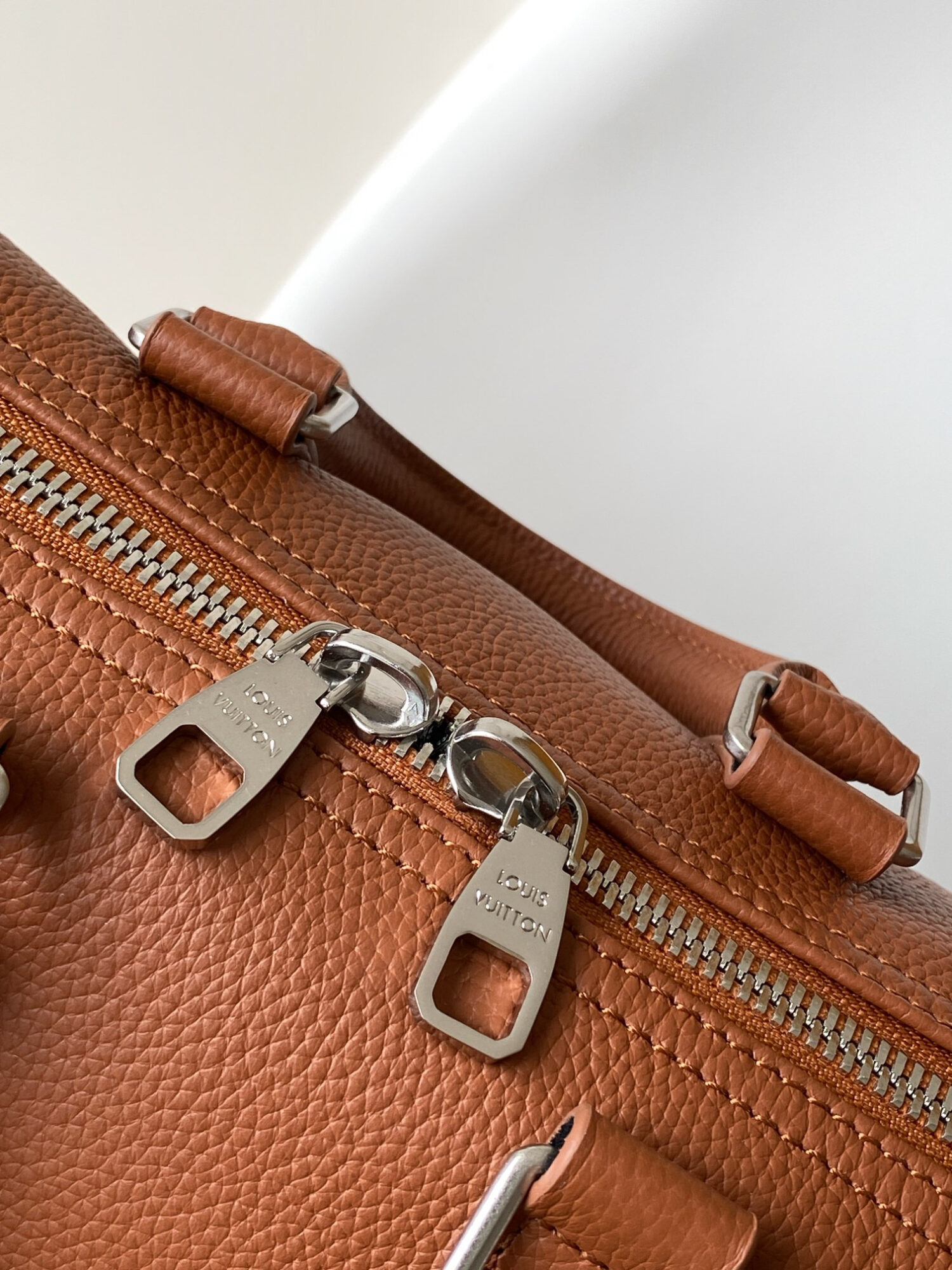 4 Louis Vuitton Keepall Bandoulière 35 Bag — This practical and versatile Keepall Bandoulière