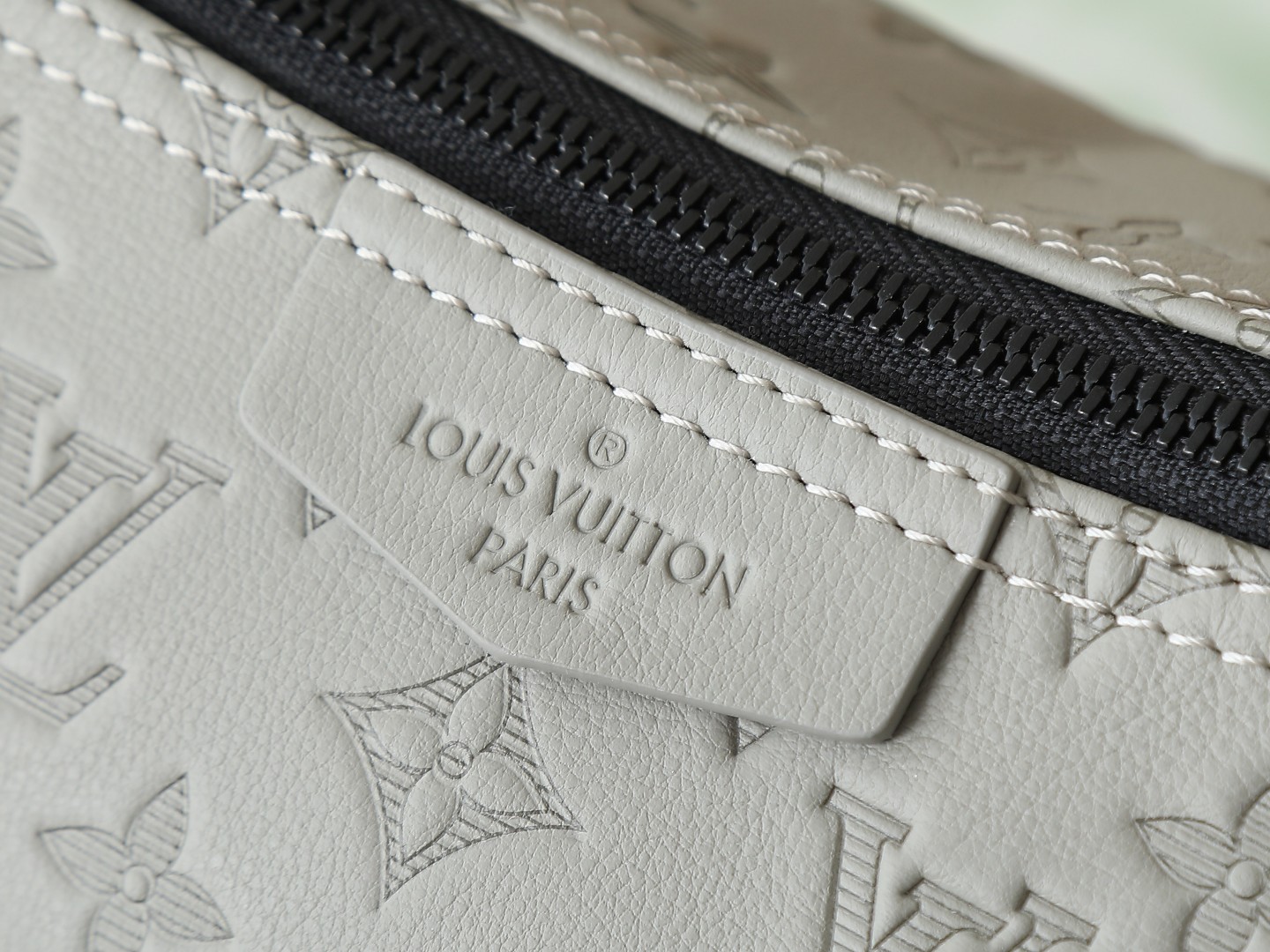 4 Louis Vuitton M24468: This Hobo Hamac bag is crafted from soft Monogram Shadow embossed cowhide leather.