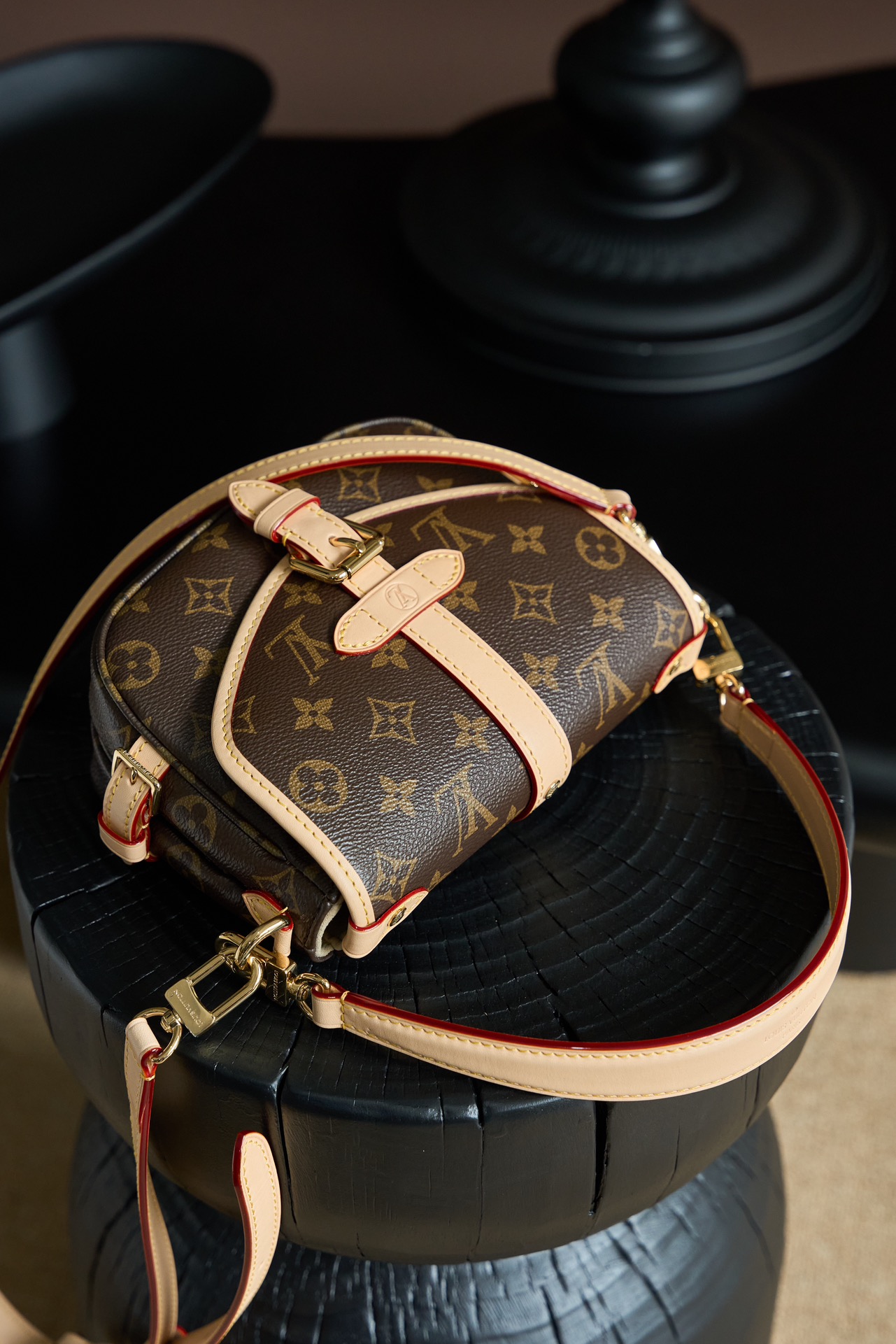 4 Louis Vuitton This model features custom craftsmanship inspired by Italian manufacturing standards, dynamic rolling code technology, and exclusive factory-original fabrics.
