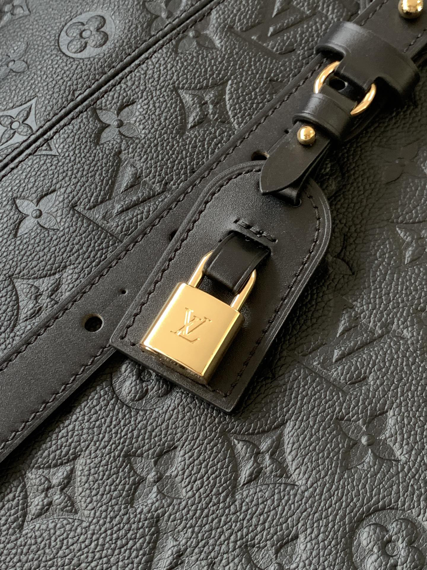 5 Louis Vuitton True to its name, this medium-sized "All In One" handbag is designed to be versatile, effortlessly transforming into either a tote or a Hobo bag.