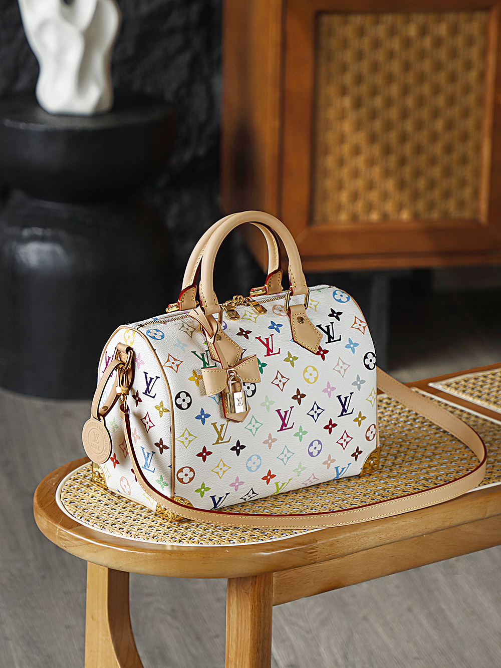 5 Louis Vuitton The Speedy 25 Tricolor inherits the elegant soul of the classic Speedy series.