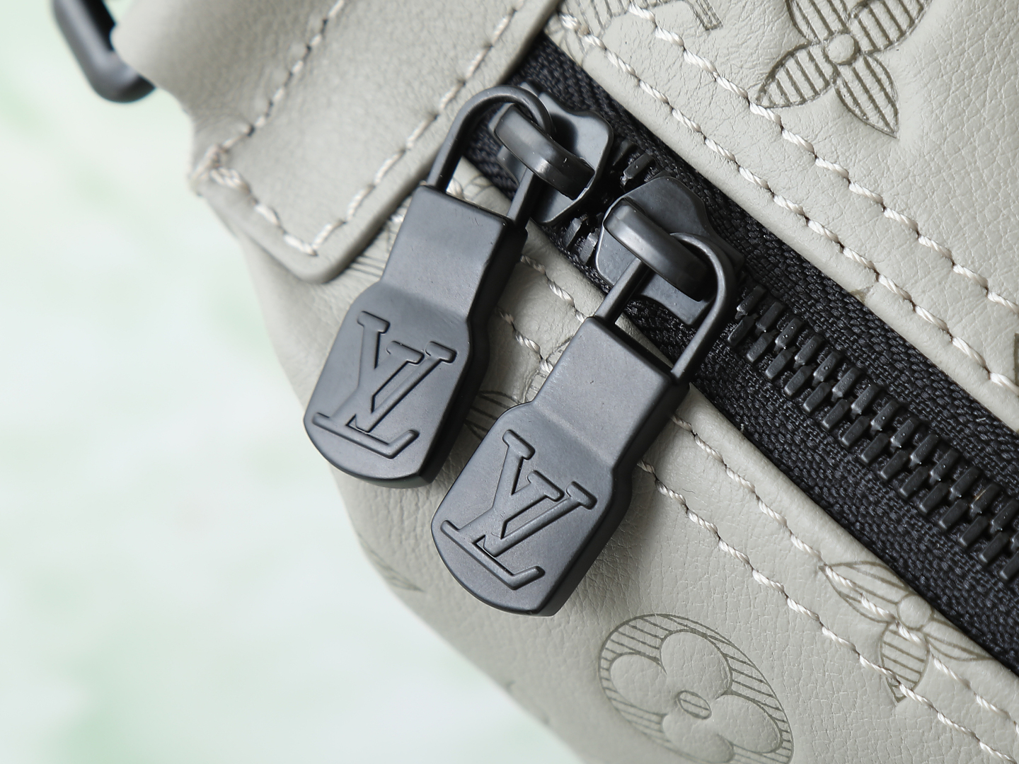 5 Louis Vuitton M24468: This Hobo Hamac bag is crafted from soft Monogram Shadow embossed cowhide leather.