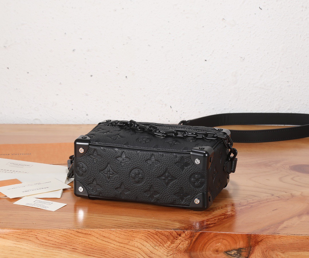 6 Bolso con cadena SOFT TRUNK
