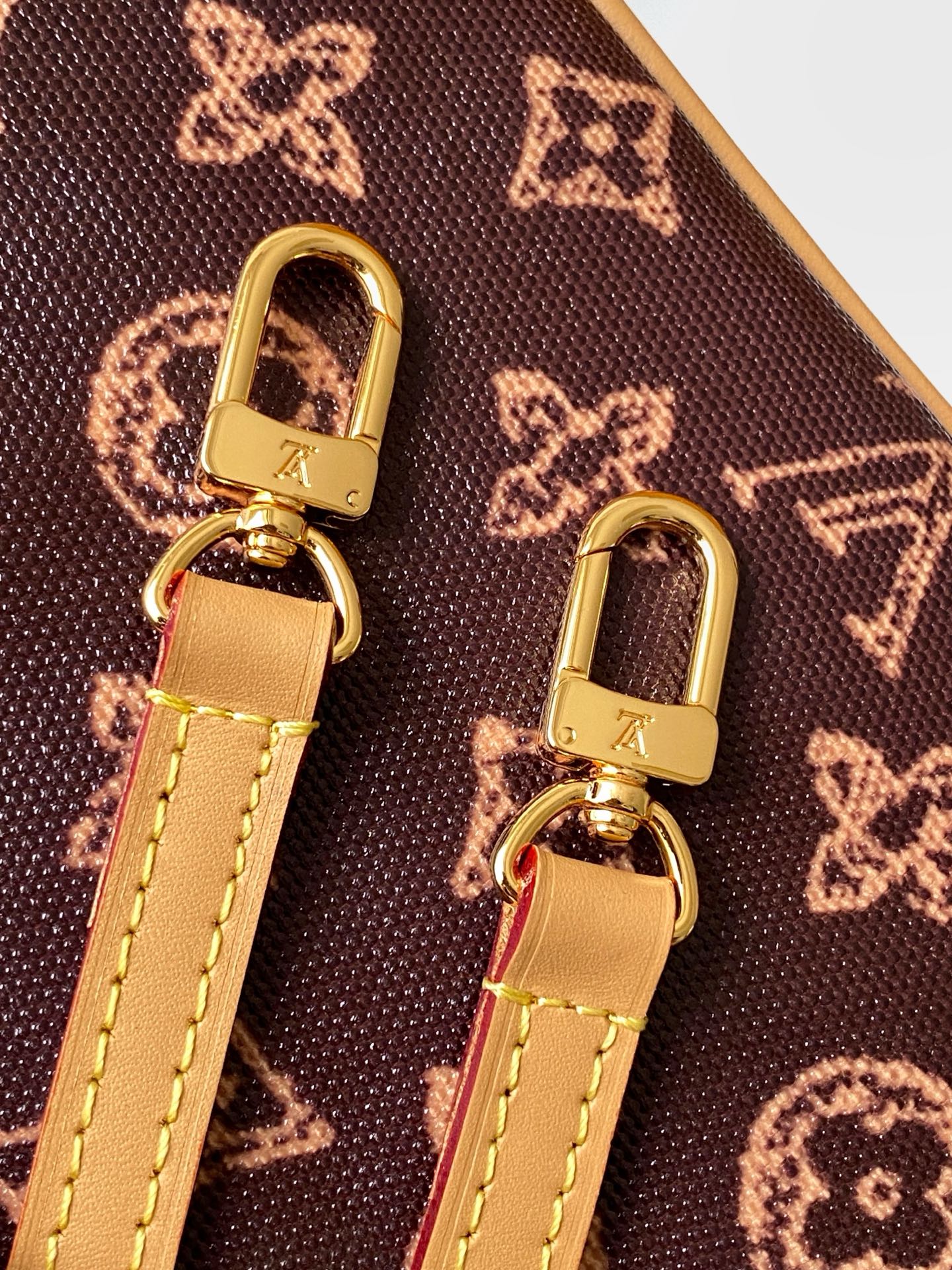 6 Louis Vuitton This Pochette Accessoires handbag is specially designed to celebrate the birth of the Louis Vuitton Monogram pattern.