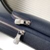 6 Louis Vuitton M30971 Midnight Blue This Avenue shoulder bag is made of Taïga cowhide leather.