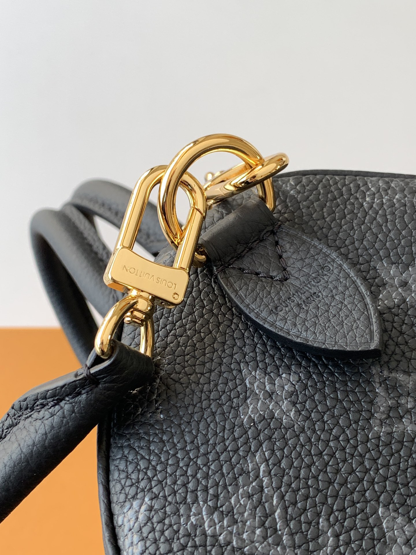 6 Louis Vuitton This Speedy Bandoulière 25 handbag is crafted from cowhide leather, offering a pillow-like soft touch.
