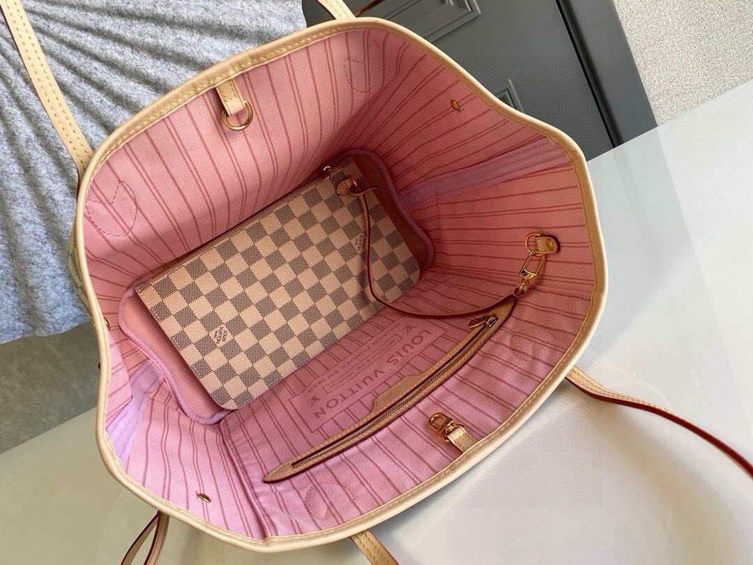 6 Louis Vuitton The legendary Neverfull handbag: always ready to meet your every need.